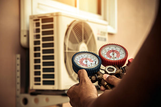 Professional Hvac Installation technician working in Summit, MS